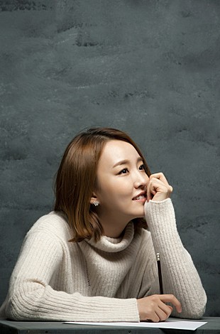 「ユンナ ブラウン・アイド・ソウルのナオルをフィーチャーした新作をリリース」