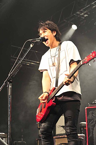 「J ツアー最終公演で新曲披露、アルバム制作に突入」