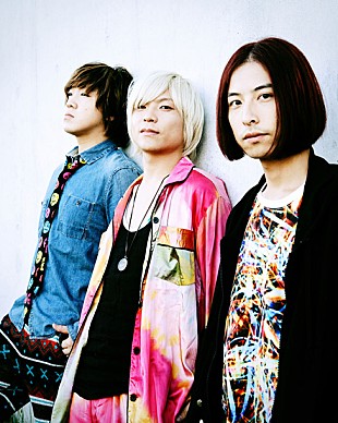 「カラーボトル 大谷晋二郎や長州力ら参加の【奉納プロレス】で熱唱」