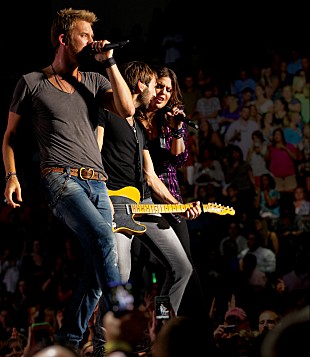 「レディ・アンテベラムが大ヒット作のライブ映像が公開」