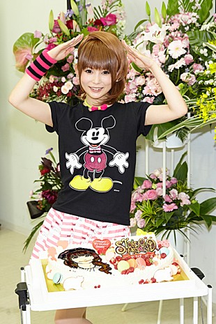 「中川翔子 28歳のバースデーライブで「ぼっちなんかじゃない！」」