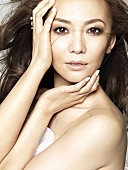 「華原朋美 「I BELIEVE」など代表曲並ぶ初のセルフカバー盤詳細」1枚目/1