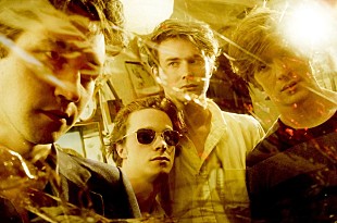 「パーマ・ヴァイオレッツがデビュー・シングルの新バージョンPVを公開」