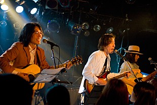 「はっぴいえんど鈴木、井乃頭蓄音団との共演で永遠のギター少年に」