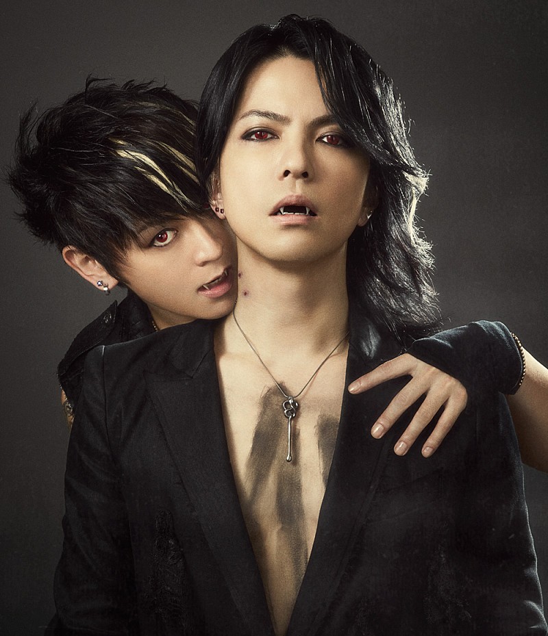 VAMPS、新アーティスト写真はヴァンパイア　シングル・ジャケットも同時公開