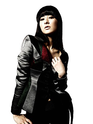 「『プリッツ』CMでも話題の美人ドラムボーカル 1stアルバム発売決定」