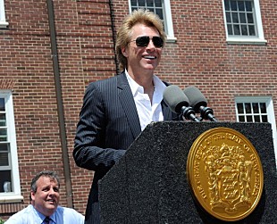 「ジョン・ボン・ジョヴィ、約1億円をサンディ基金に寄付」