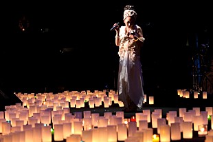 「MISIA キャンドル1万本の灯火の中、幻想ライブ開催」