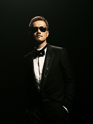 「EXILE ATSUSHI 新曲「道しるべ」のMV公開、自身の母校で触れ合うシーンも」