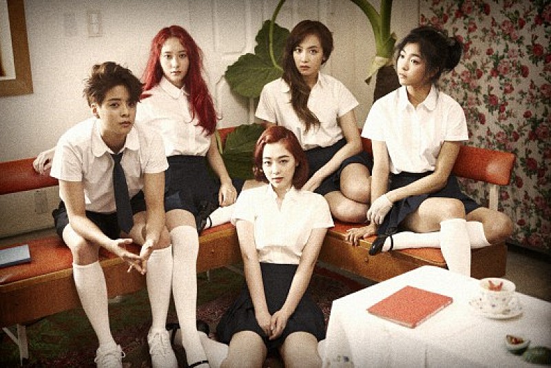 f(x) 新曲がアジア圏の音楽チャートを席巻