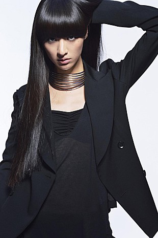 「シシド・カフカ 1stアルバム『カフカナイズ』収録の新曲「ラヴコリーダ」のPVが完成」