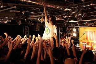 「「苦しいときはロック使え」 ドレスコーズが渋谷でインストア」