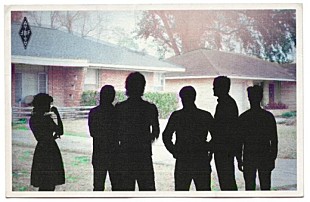 「アーケイド・ファイア ボウイ参加の新曲のMVを2パターン公開」