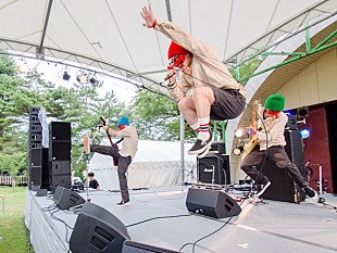 「覆面天狗バンド ディスビズ「MWAMのタオルを見るだけで震える」」