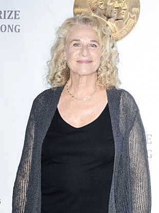 「キャロル・キング、音楽界と慈善活動の貢献を称えられ栄誉」