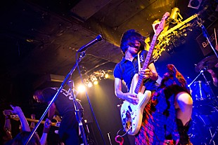 「コロボックルズ ライブで映画『冴え冴えてなほ滑稽な月』ED曲披露」