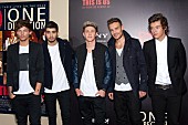 ワン・ダイレクション「1Dのルイ・トムリンソン、オーストラリア公演で大転倒」1枚目/1