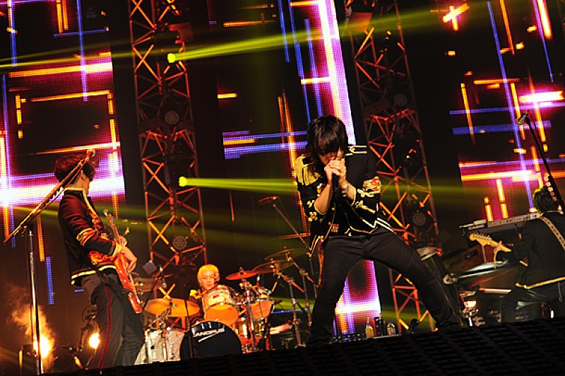 デビュー5周年のflumpool 武道館2Daysに2万人、ノンスタ井上やMaydayもお祝いに