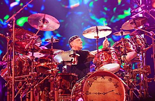 「ラッシュのニール・パートがヴァーティカル・ホライズンの新作に参加」