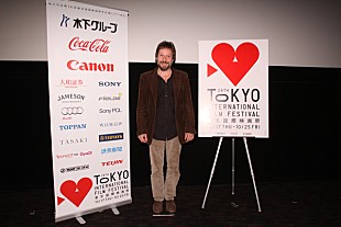 「フランスの個性派俳優マチュー・アマルリック “二つの頭を持つモンスター”盟友ラリユー兄弟の最新作を語る」