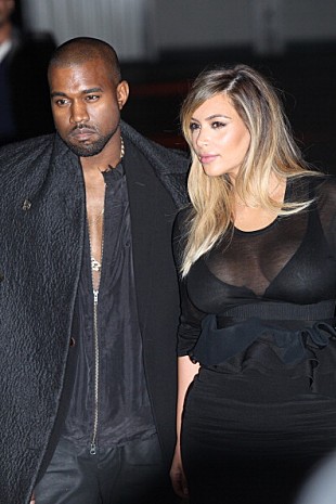 「カニエ・ウェストが球場貸し切りサプライズ・プロポーズ」