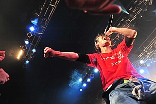 「UVERworld Tシャツも破る白熱の“男祭り”をチラ見せ」