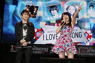 「T.M.R.×水樹奈々 海外でも人気抜群「みんなの愛をビシビシ感じて、私最高です!!」」