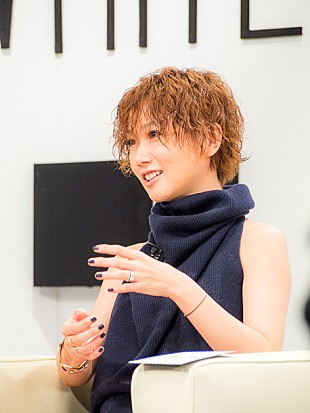 「大塚 愛『白黒歌合戦』出演 トミタ栞を溺愛プロデュース!?」