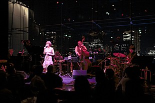 「柴田淳 誕生日にセクシードレス 憧れのビルボードライブ立つ」