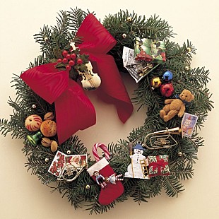 「山下達郎『クリスマス・イブ』が4年代にわたって史上初のTOP10入り」