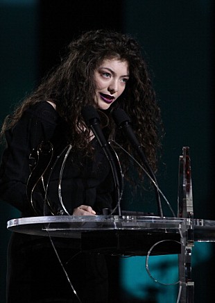 「ロード、【グラミー】コンサートにてパフォーマンス決定」