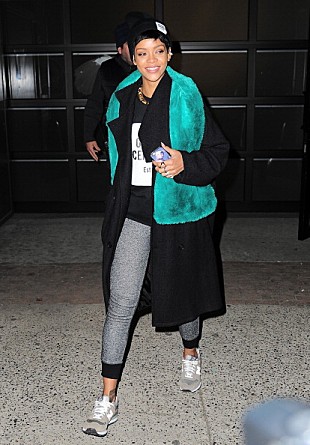 「リアーナが有名ブランド2014春キャンペーンの顔に」