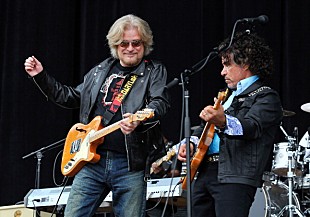 「ジョン・オーツ、ホール＆オーツの新曲やロックの殿堂入りを語る」