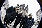 MAN WITH A MISSION「全米デビュー控えるオオカミバンドMWAM 初のコンピ盤ジャケット公開」1枚目/3