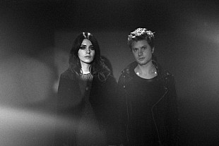 「ブラッド・レッド・シューズが新曲MVを公開」