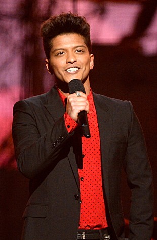 「ブルーノ・マーズ、【スーパーボウル】CM中にも曲が使用されることに」