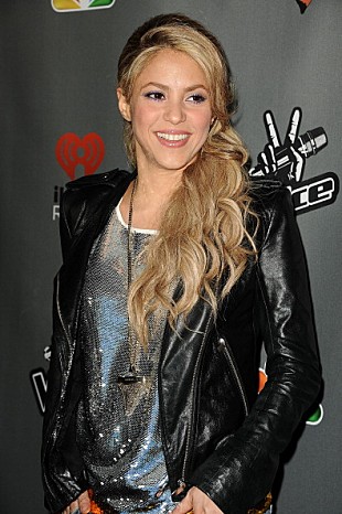 「シャキーラ、リアーナと共演のセクシー新曲MVを公開」