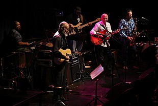 「ラリー・カールトン×デヴィッド・T.ウォーカー 巧と匠の邂逅」