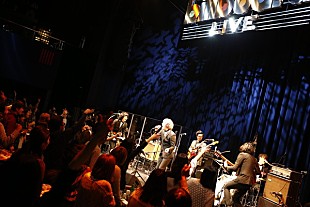 「THE BAWDIES 豪華ゲスト陣と魅せた熱狂のステージで「びちょびちょ」に」