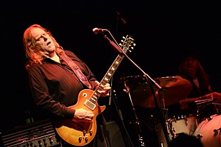 「ウォーレン・ヘインズ　歓喜と轟音に満ちた7年ぶりの来日公演がスタート。」