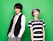 moumoon「moumoon 500円SgにYUKA（vo）出演CMソング＆ヒット曲メドレー収録」1枚目/2