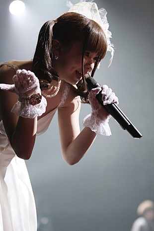 「春奈るな 超満員のワンマンで感謝を込めた作詞曲「るなティックワード」披露」