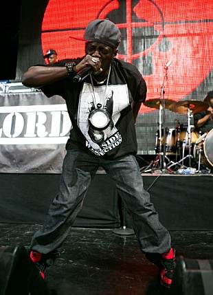 「フレイヴァー・フレイヴ、暴行事件で司法取引か？」