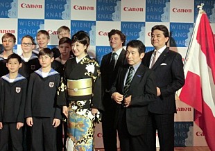 「ウィーン少年合唱団25名が元気に来日」