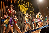 Ｃｈｅｅｋｙ　Ｐａｒａｄｅ「Cheeky Parade お笑い芸人らとコラボステージで新たな才能開花？」1枚目/8