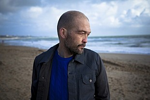 「EBTGのベン・ワットが31年ぶりの新作ALリリース、全曲試聴も開始」