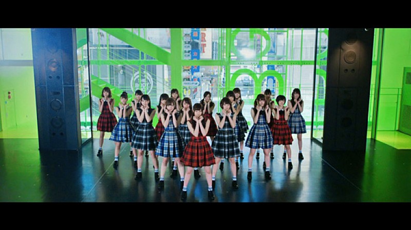 乃木坂46「乃木坂46 SKE48兼任の松井玲奈も初参加した新作MV公開」1枚目/3