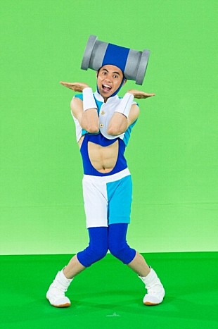 「小島よしおが、腹筋ドッカン先輩に就任」