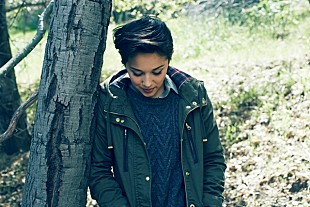 「キナ・グラニス　新作アルバムから「ファイア」のミュージック・ビデオ公開」