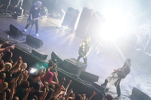 「SuG渡仏 ビートルズやストーンズも立った劇場で現地ファン合唱」